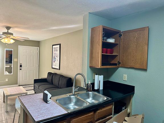 4th image of 3900 Woodchase Dr #931