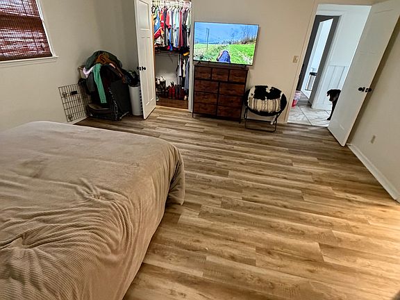 2nd image of 705 Herb Dr #1A