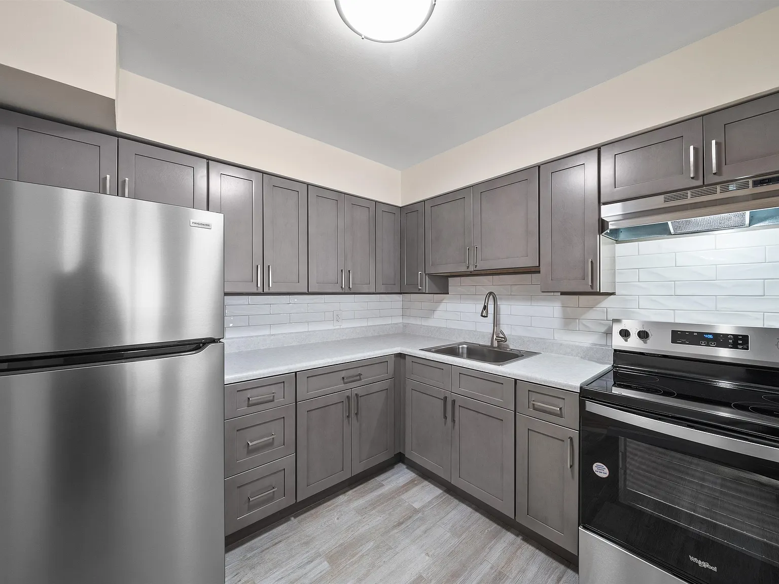 1 bed, 1.0 bath, $1,900 — Photo 3