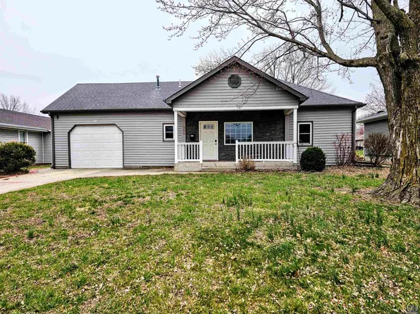 906 Pioneer St, Seneca, KS 66538