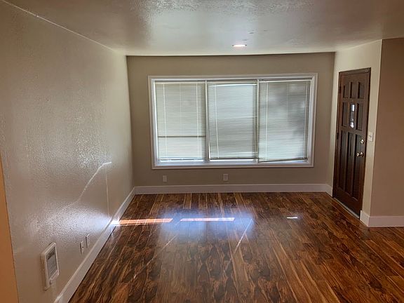 2nd image of 1846 Pearl St