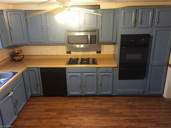 4th image of 11184 Middle Ave