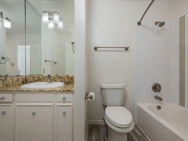 6107 Bullard Dr #A — Photo 32