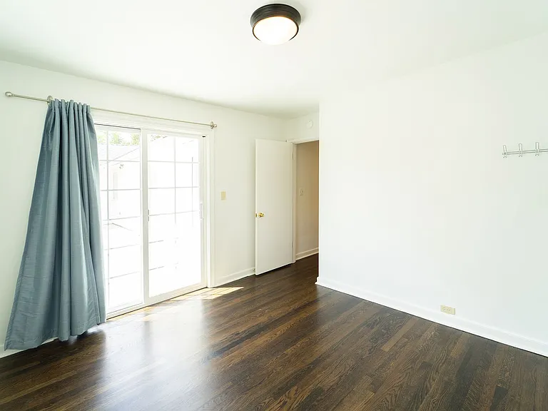 Brentwood House — Photo 40
