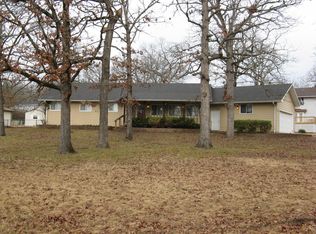 160 Oak Ln, Forsyth, MO 65653