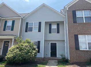 104 Blackthorne Ct, Clayton, NC 27520