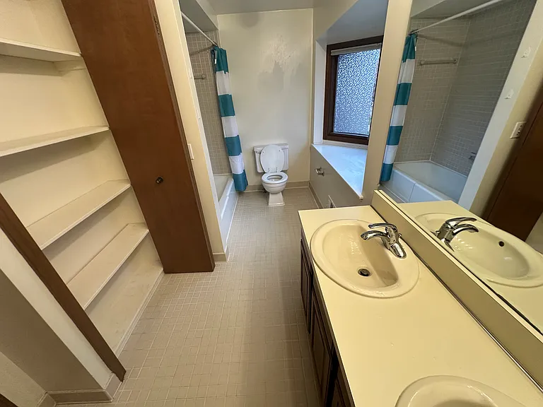 6473 Red Oak Dr — Photo 43