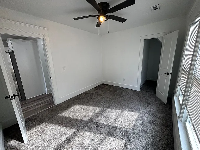 4115 Whitman Ave — Photo 7