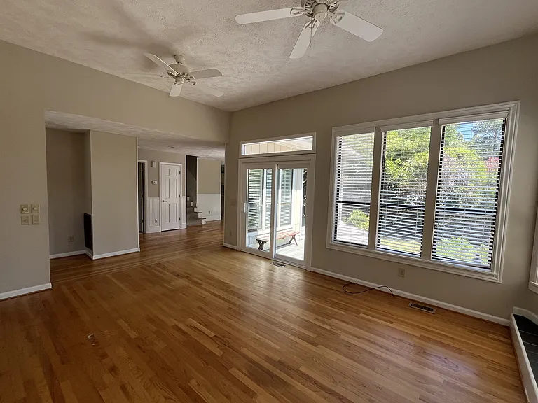 5480 Eastwind Rd — Photo 4