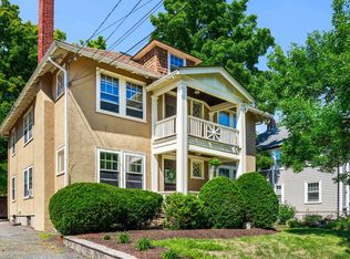 25-2 Rowe St, Auburndale, MA 02466
