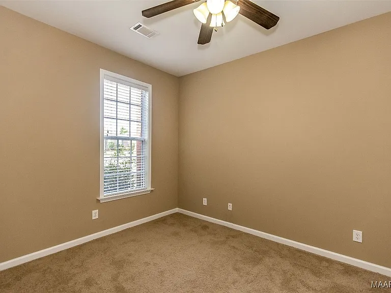 9625 Helmsley Cir — Photo 28