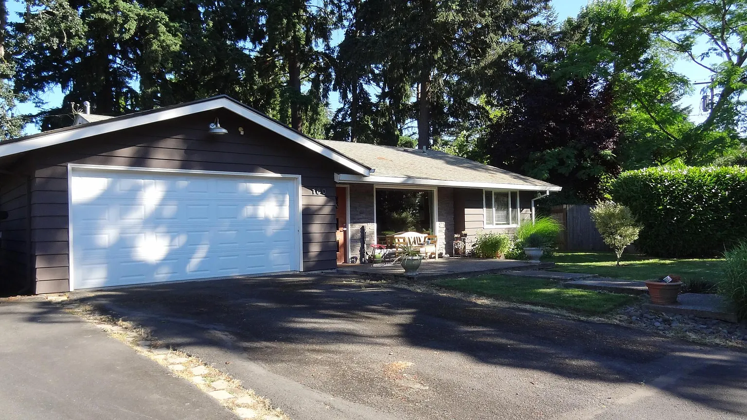 160 SW Devonwood Ave photo 1