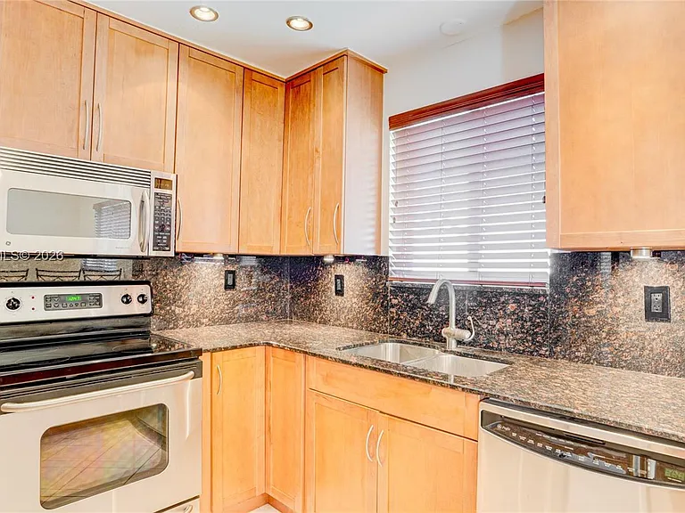 13463 SW 39th Ln — Photo 19