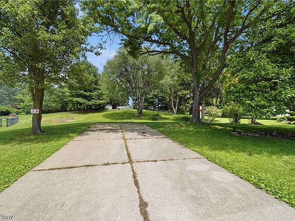5th image of 7622 Marelis Ave NE