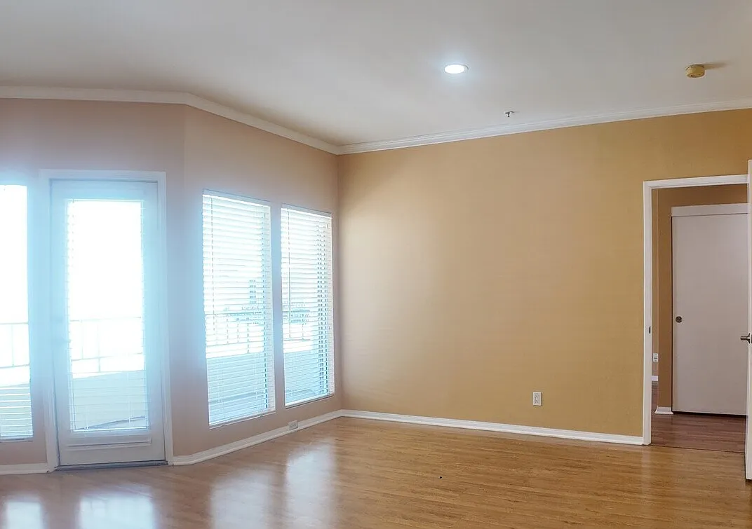 2 bed, 735 sqft, $3,195 — Photo 1