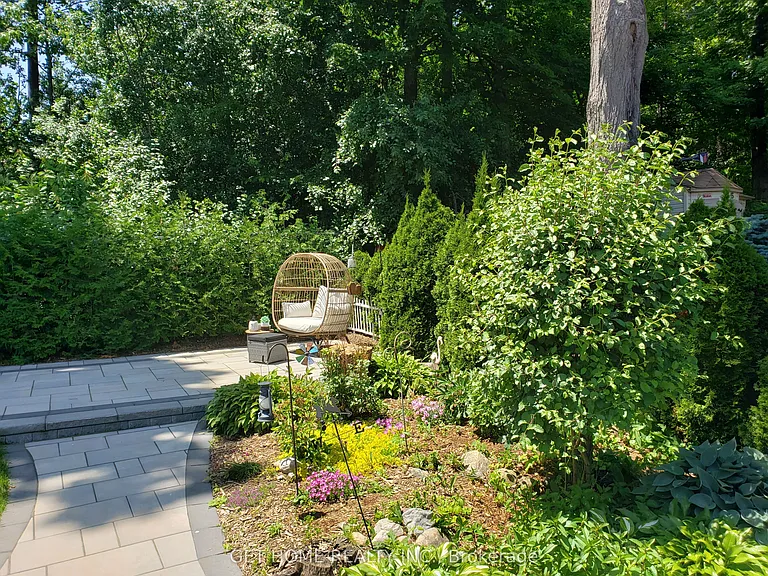 19 Oprington Dr — Photo 9