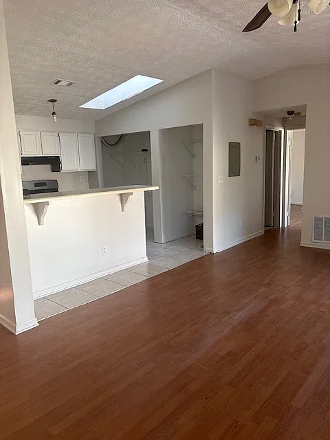 2 bed, 1248 sqft, $1,450 — Photo 2