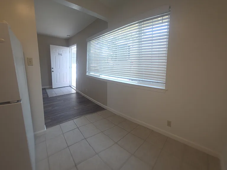 306 Perrymont Ave — Photo 4
