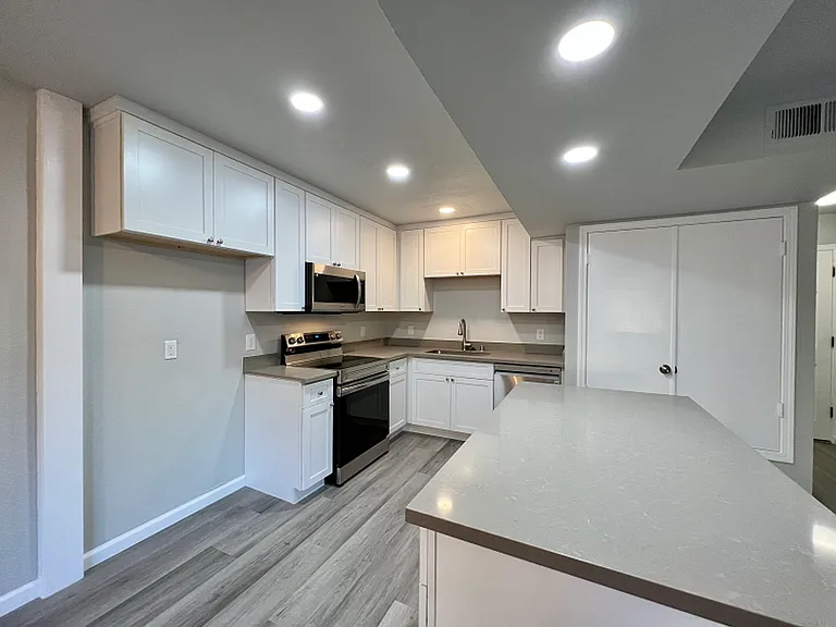 Adobe Creek Apartments — Photo 8