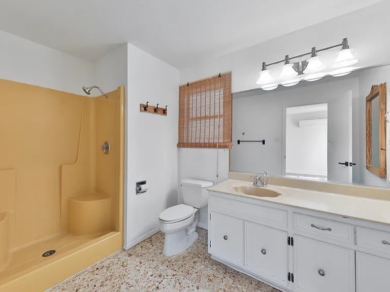 518 Dresden Dr #1 — Photo 10