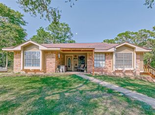 20503 Forest Rd, Damon, TX 77430