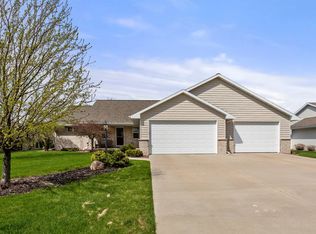 W5964 Easter Lily Dr, APPLETON, WI 54915