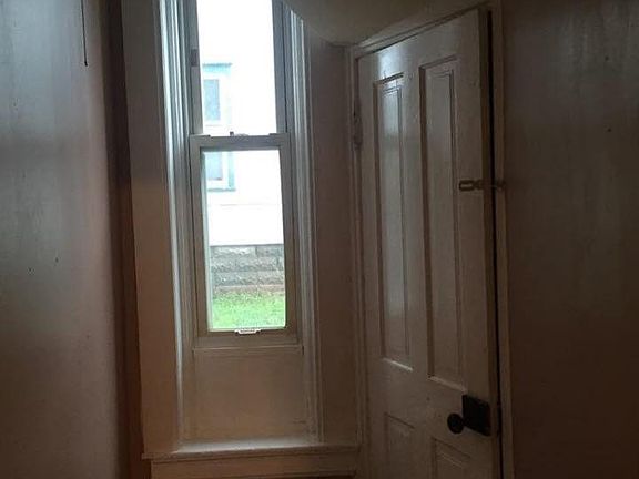 4th image of 409 Exchange St