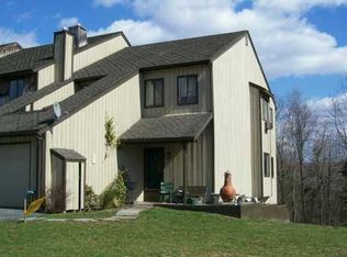162 Country Club Dr, Florida, NY 10921
