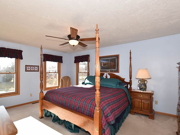 3rd image of 1047 Hillwood Blvd