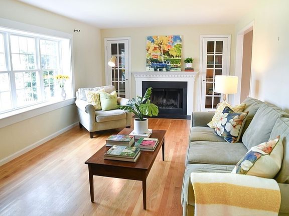 5th image of 37 Great Lake Dr
