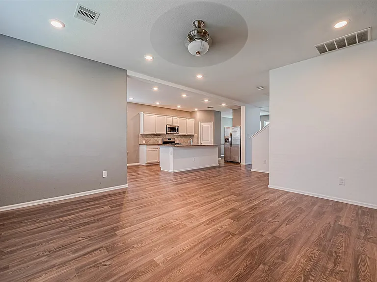 7603 Rainy Valley Ln — Photo 4