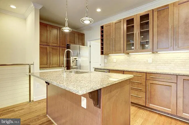 3 bed, 1600 sqft, $3,950 — Photo 4