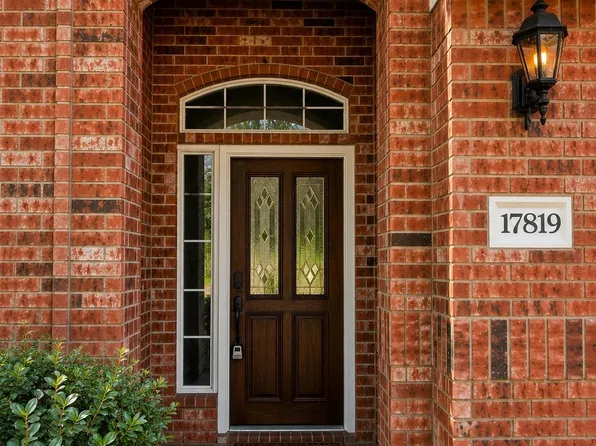 17819 Serene Shore Dr, Cypress, TX 77429