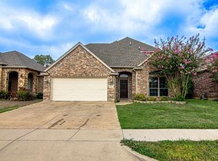 8317 Edgepoint Trl, Fort Worth, TX 76111
