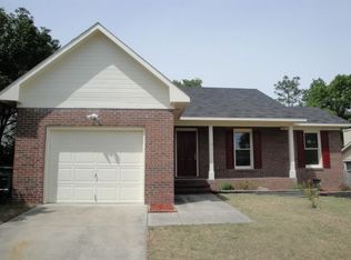 5692 Pepperbush Dr, Fayetteville, NC 28304