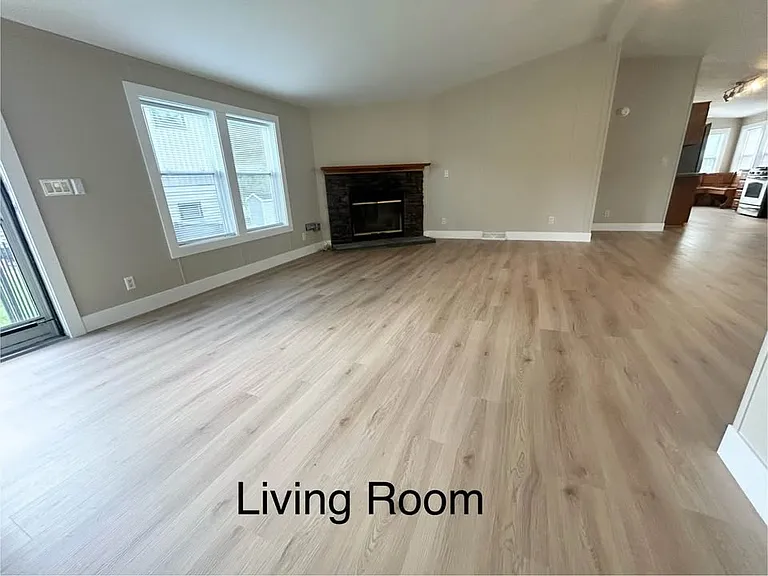 852 Charles Rd — Photo 36