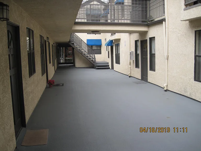 1305 Stanley Ave #11 — Photo 4