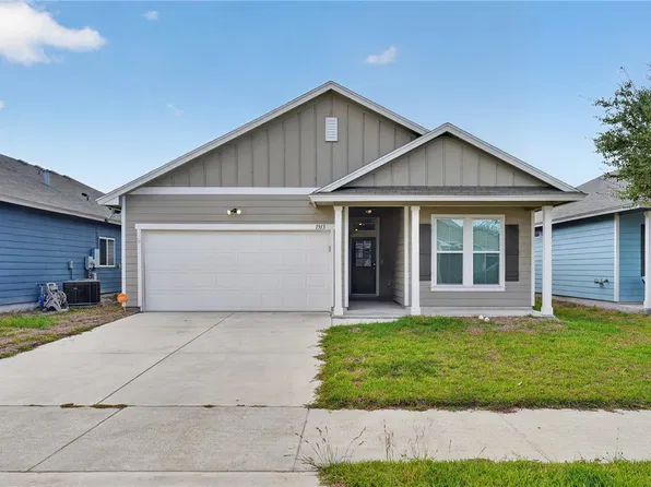 1913 Estes Flats Dr, Aransas Pass, TX 78336