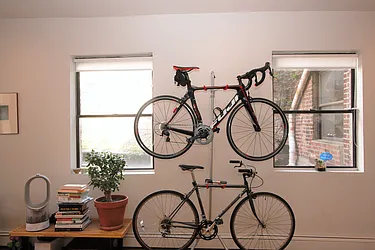 Rented by R New York