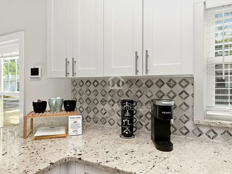 302 W Park St — Photo 18