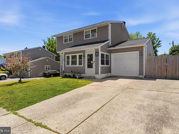 4th image of 426 Brewster Dr