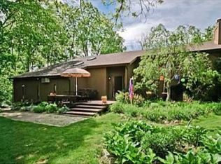 4305 E Loch Alpine Dr, Ann Arbor, MI 48103