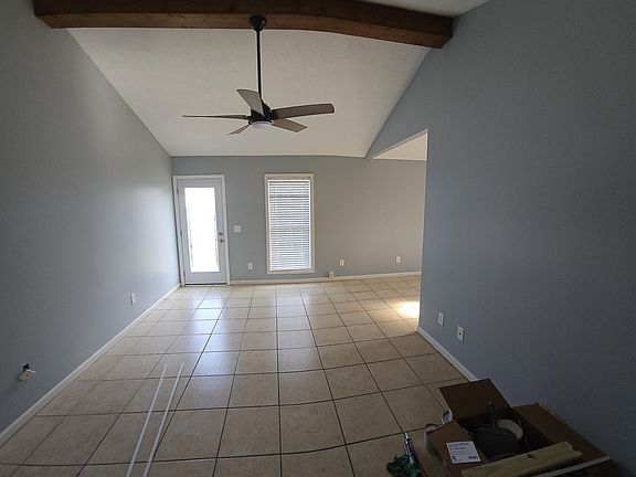 4th image of 22 Lexington Cir
