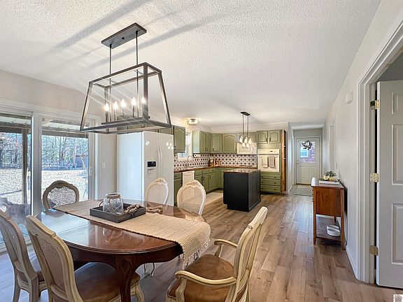 5th image of 184 Oakcrest Dr