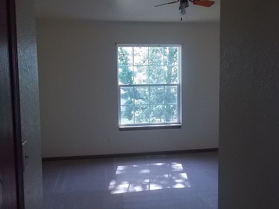 4th image of 22560 Hollow Oak Ln #A