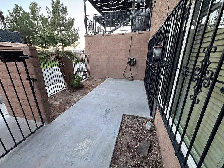 110 Panorama Dr #C — Photo 38