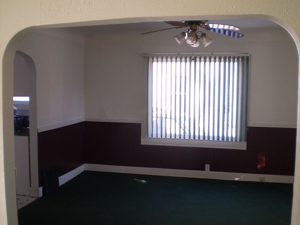 2nd image of 1110 Waldman Ave