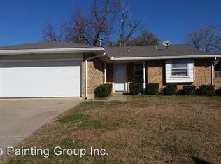 5621 NW Beechwood Dr, Lawton, OK 73505
