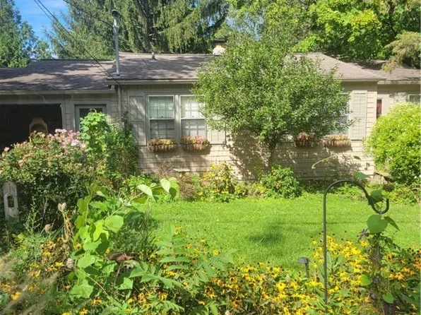 158 Sunrise Dr, Syracuse, NY 13205