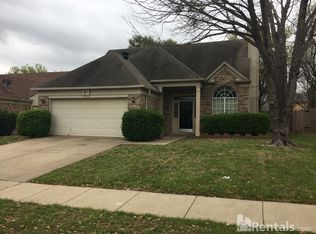 2545 Country Creek Ln, Fort Worth, TX 76123